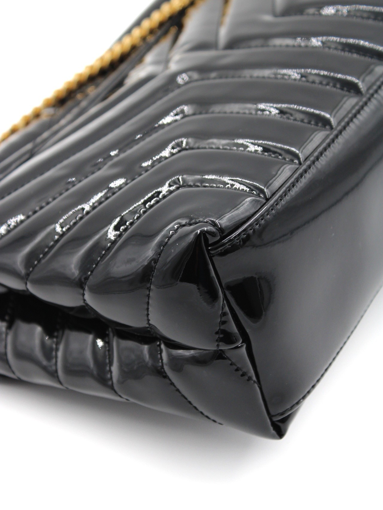 Borsa Saint Laurent Lou Lou small in pelle verniciata thumb