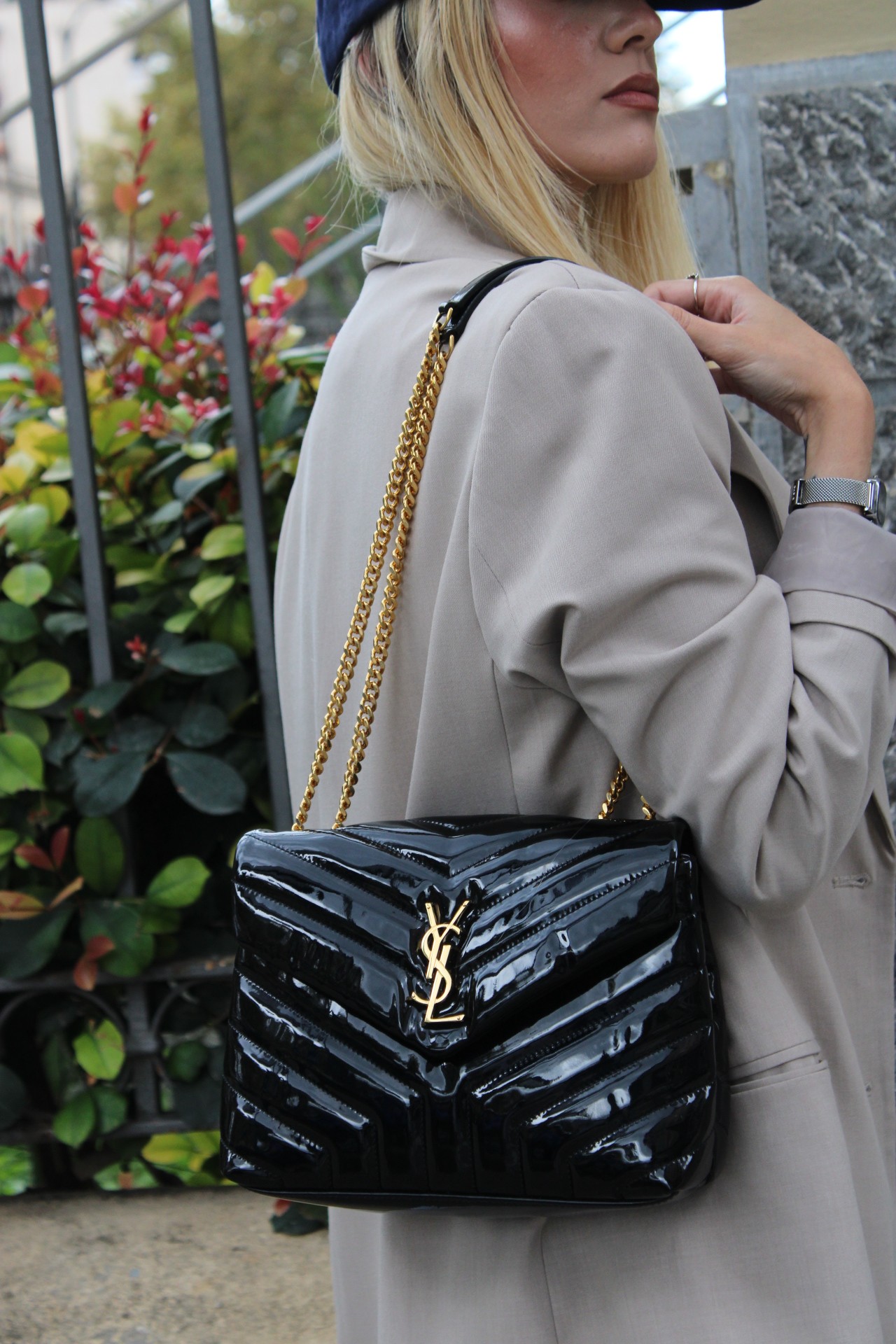 Borsa Saint Laurent Lou Lou small in pelle verniciata thumb