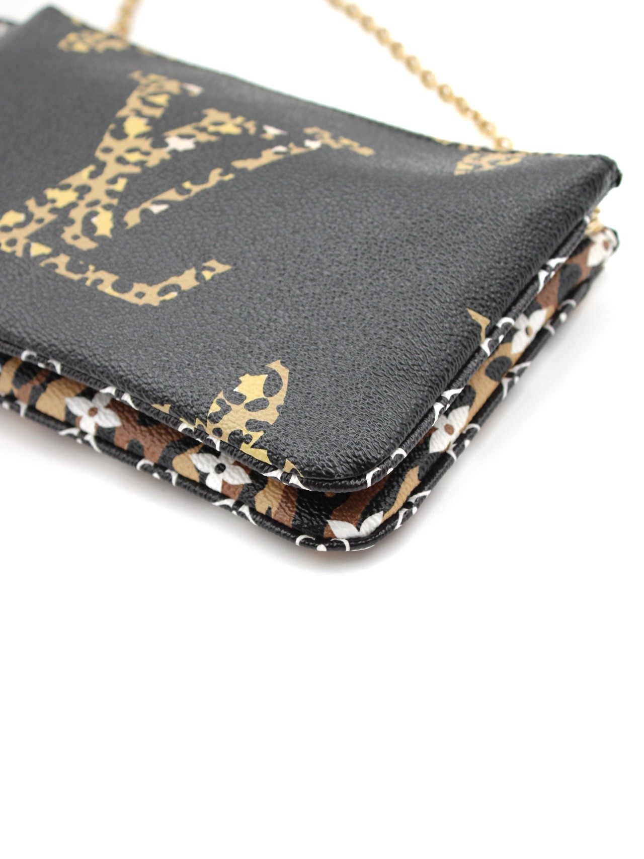 Pochette Louis Vuitton Jungle double zip thumb