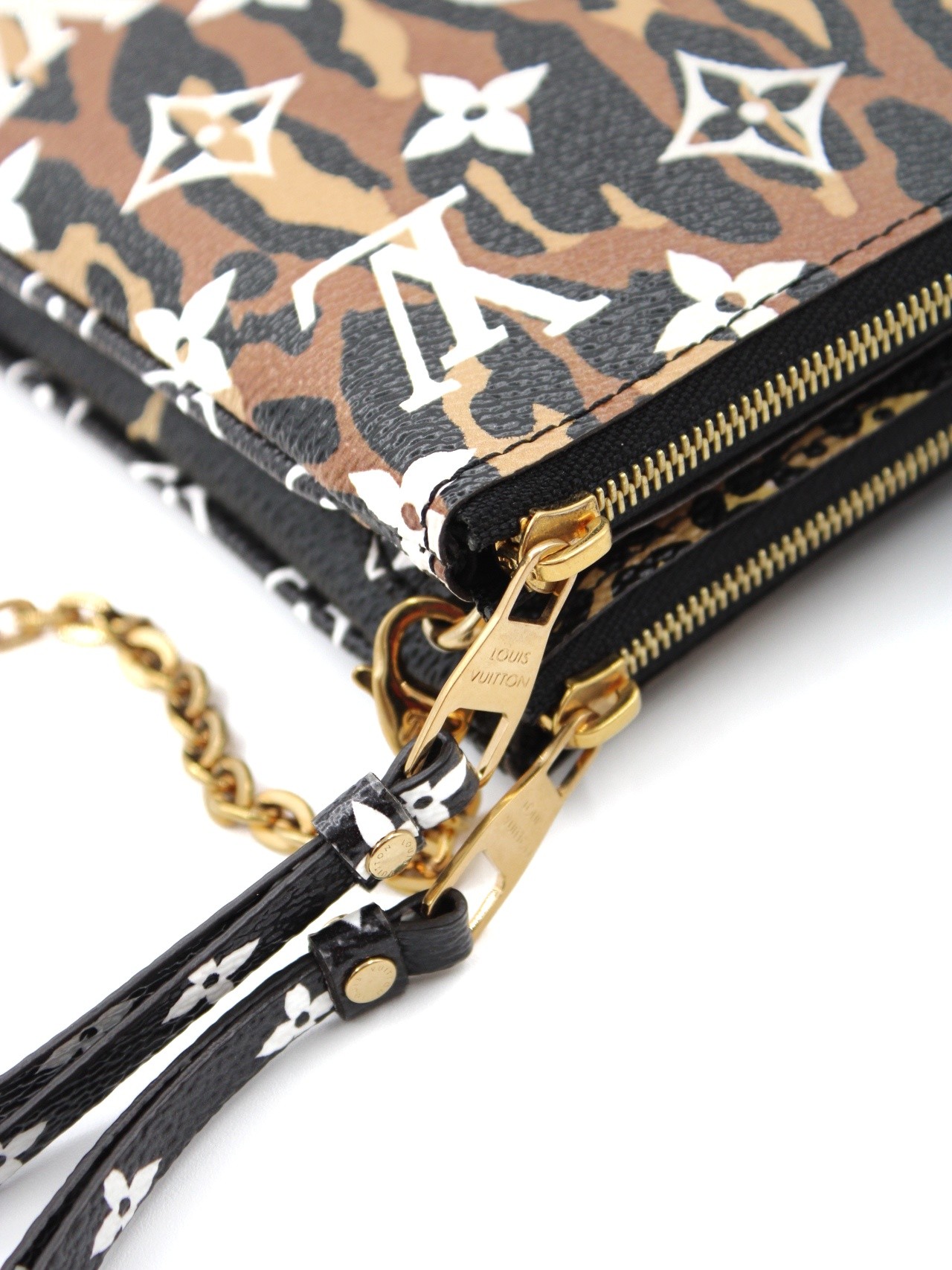 Pochette Louis Vuitton Jungle double zip thumb