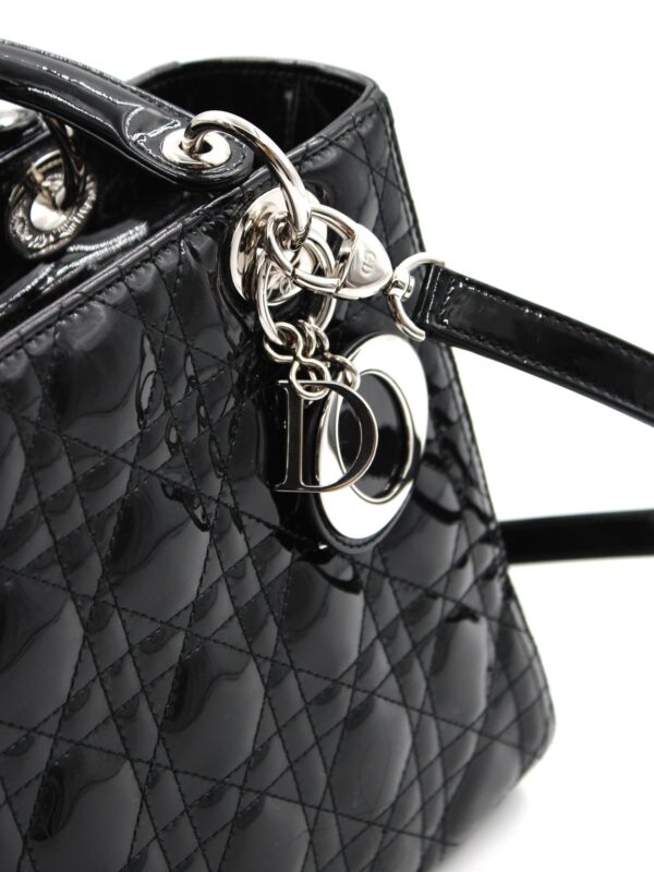 Borsa Lady Dior media in pelle verniciata