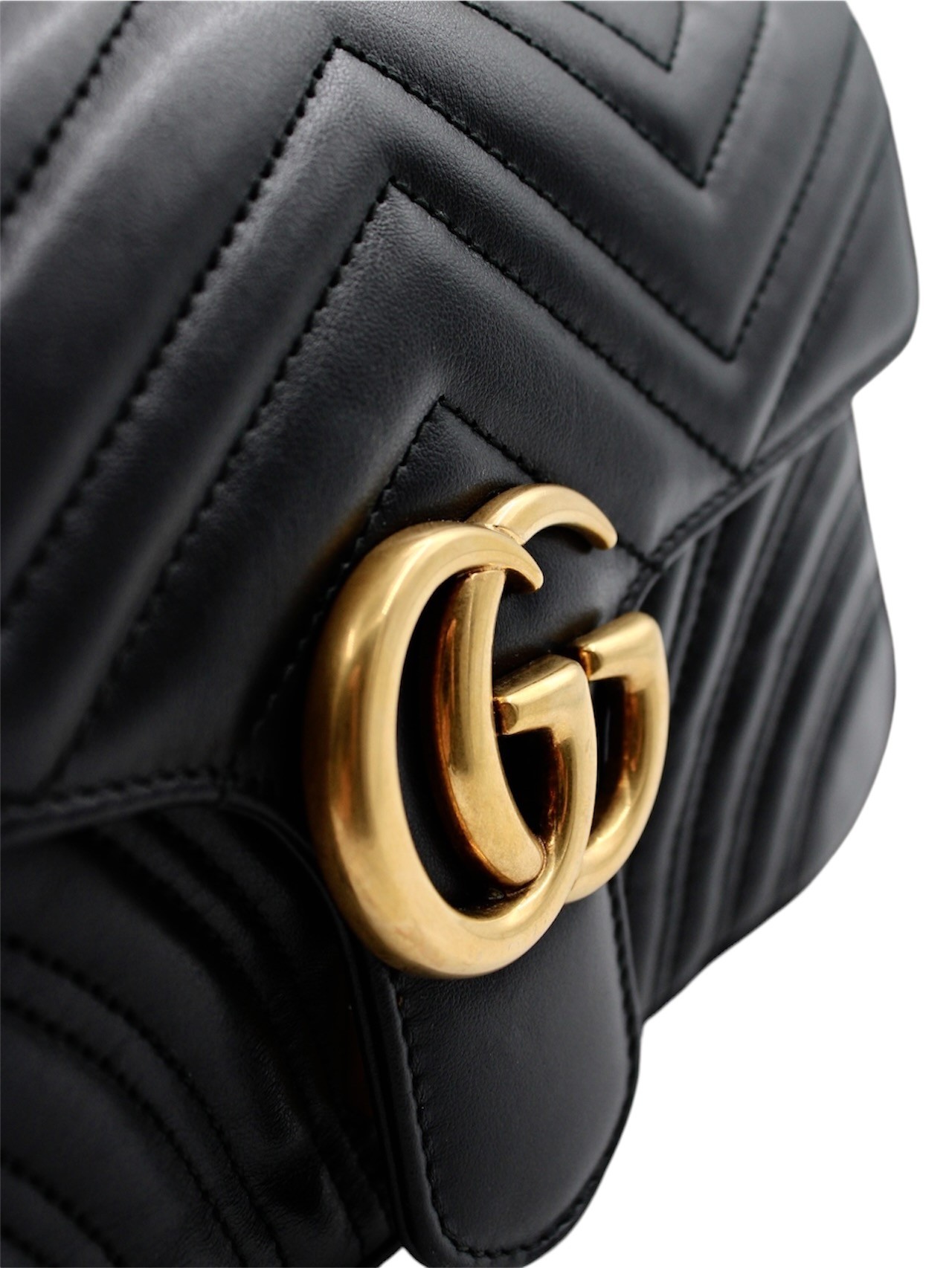 Borsa Gucci Marmont 26 in Pelle Nera thumb