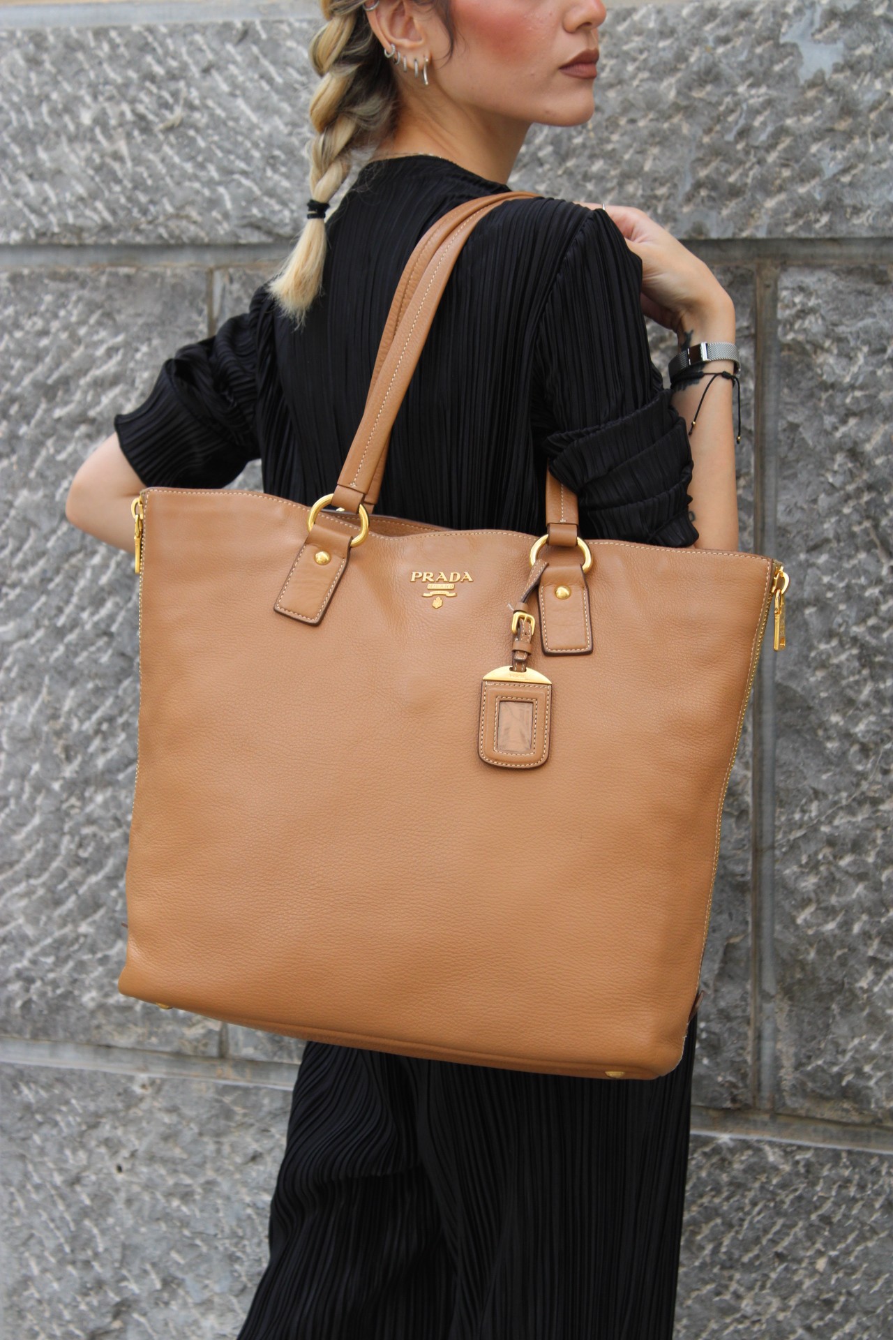 Shopper Prada in pelle martellata caramello thumb