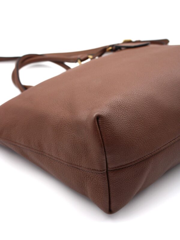 Shopper Prada in pelle martellata marrone
