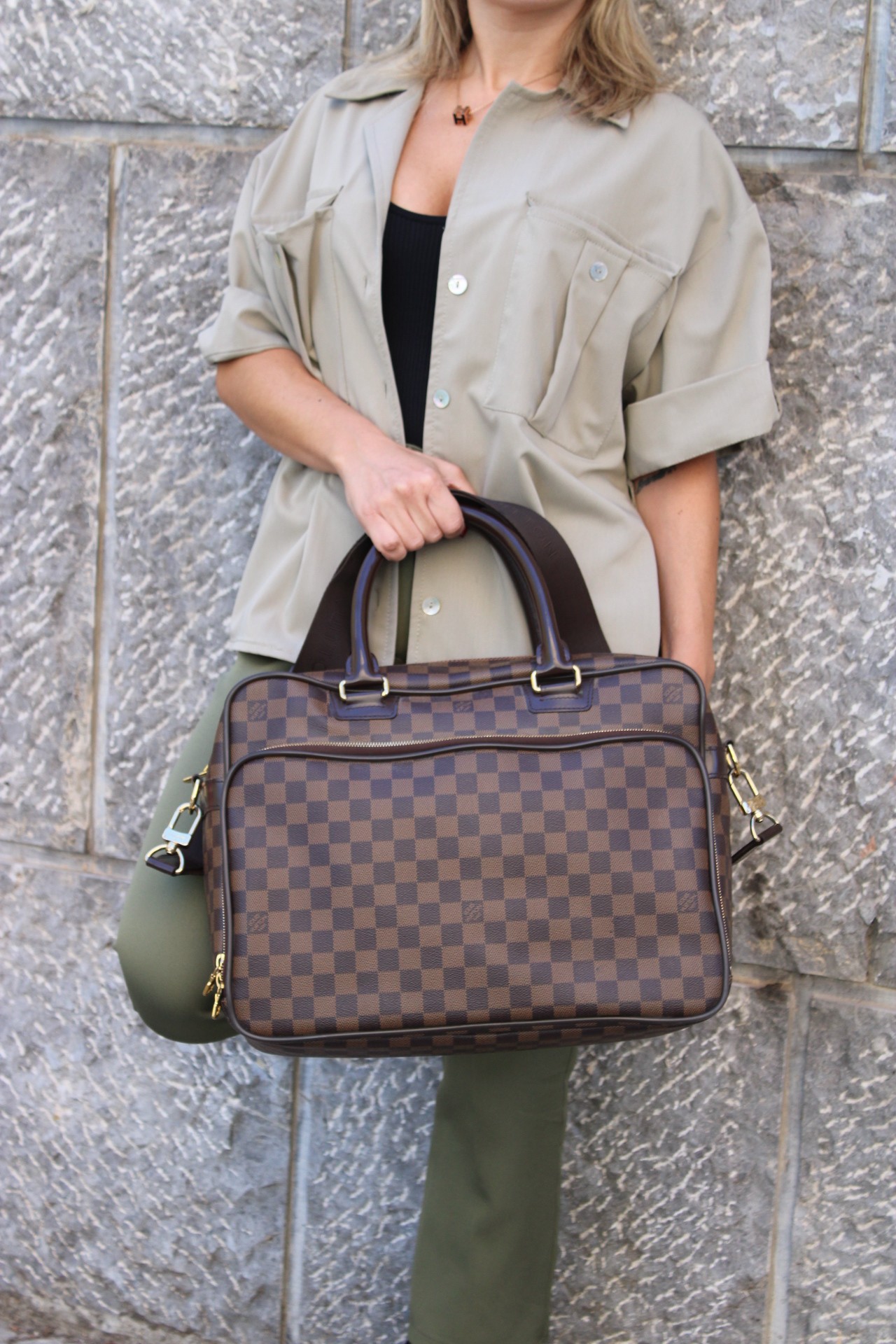 Borsa Louis Vuitton Ikar in Damier Ebene thumb