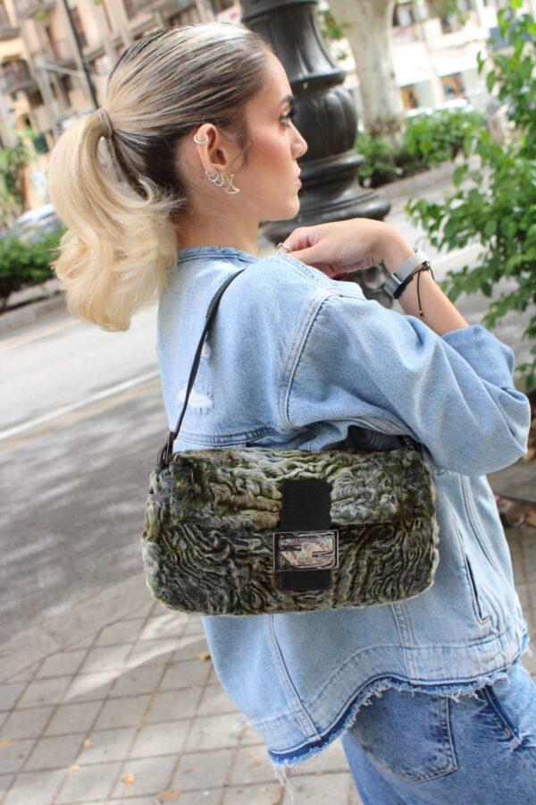 Borsa Fendi Baguette in pelliccia edizione limitata