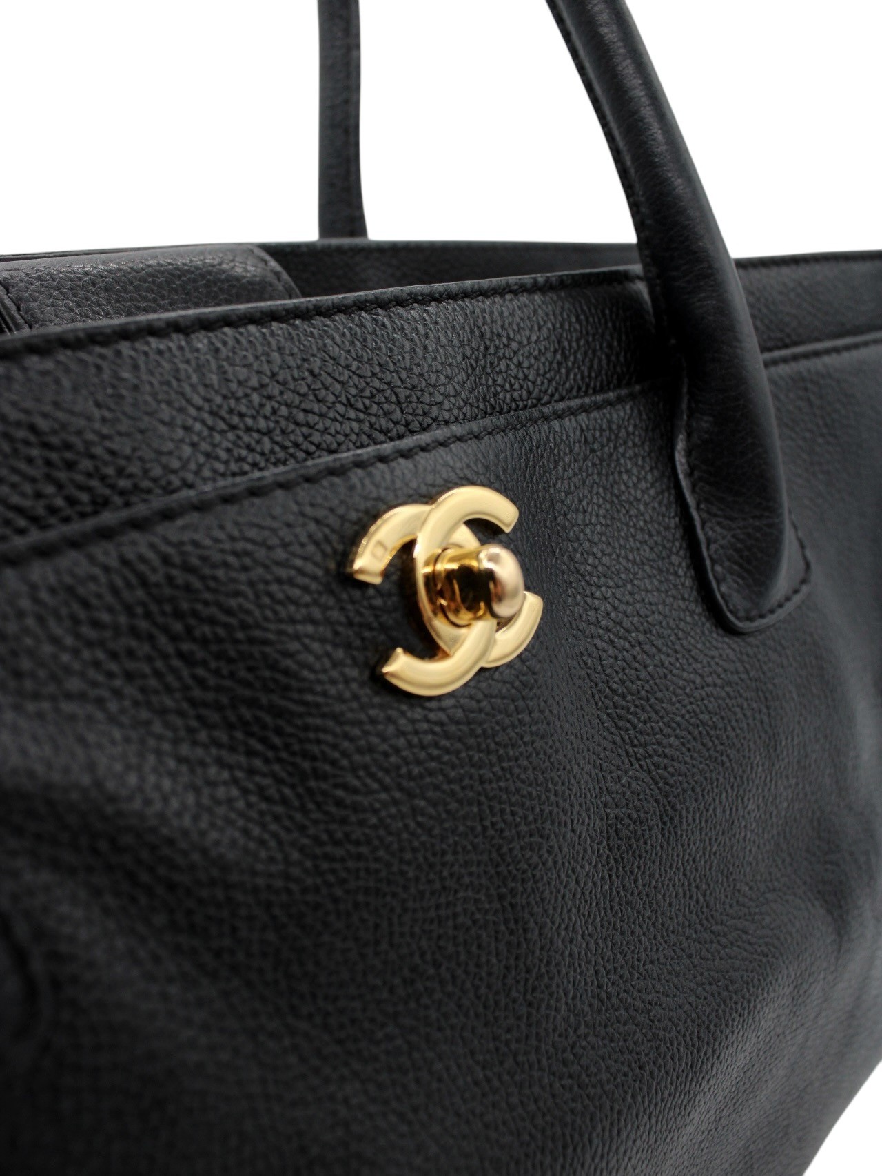 Borsa Chanel Executive in pelle nera thumb
