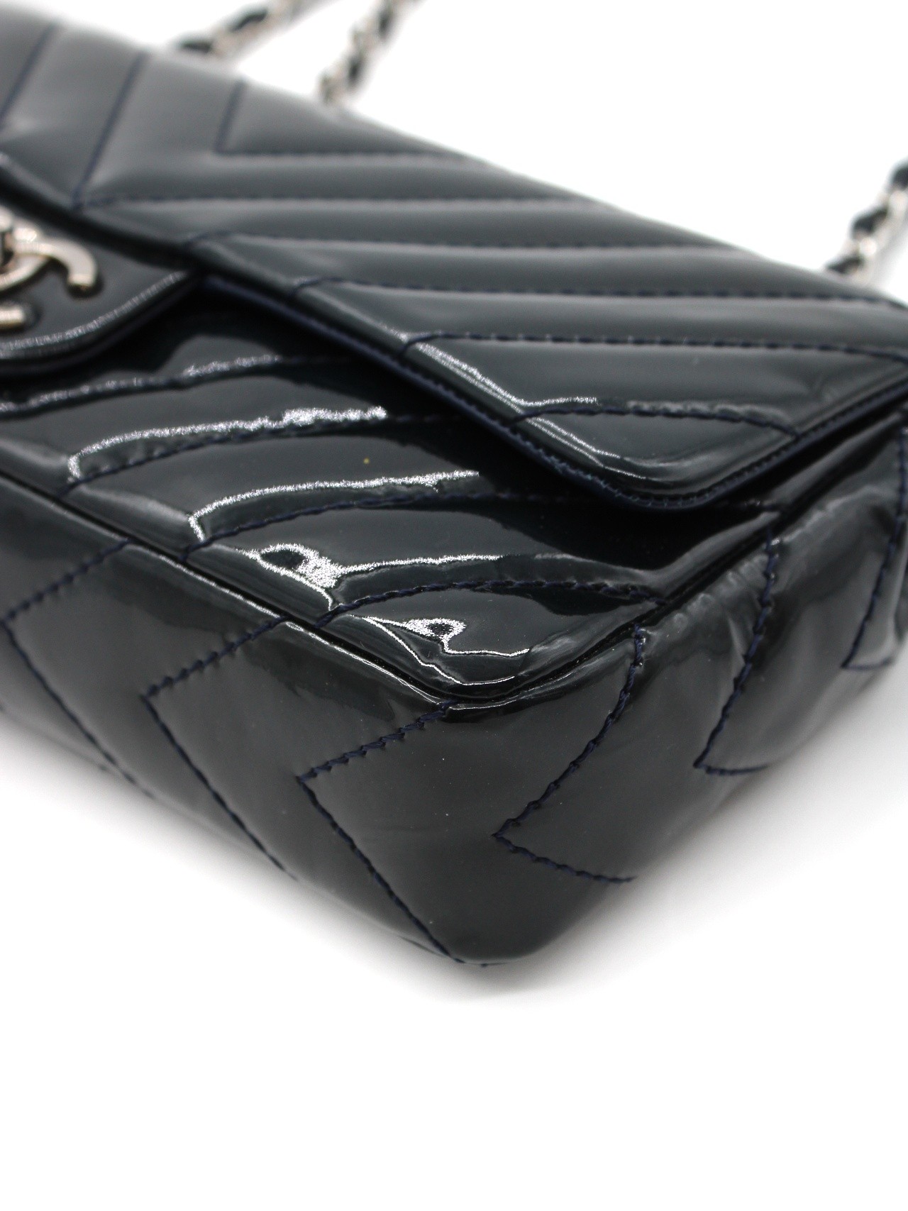 Borsa Chanel Patent Chevron East West thumb
