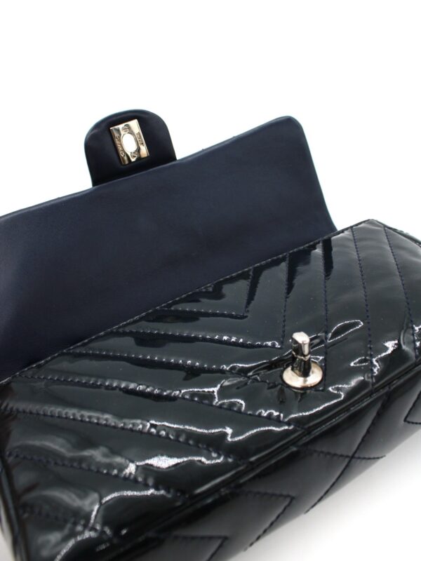 Borsa Chanel Patent Chevron East West
