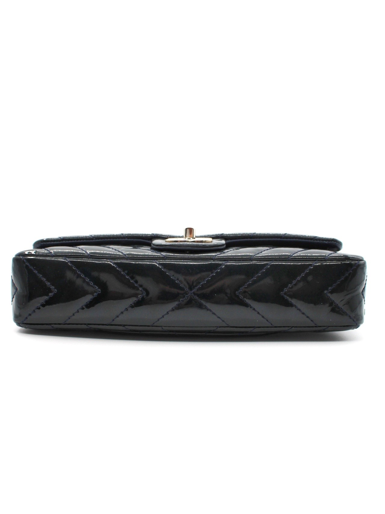 Borsa Chanel Patent Chevron East West thumb