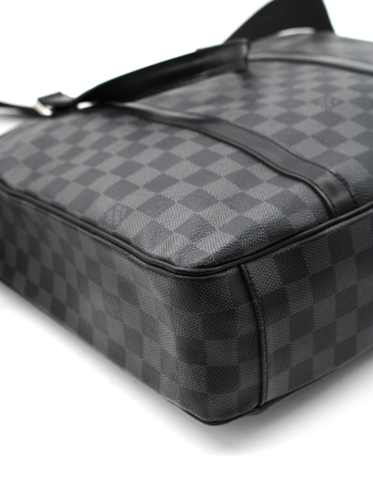 Tracolla Louis Vuitton Tadao PM thumb