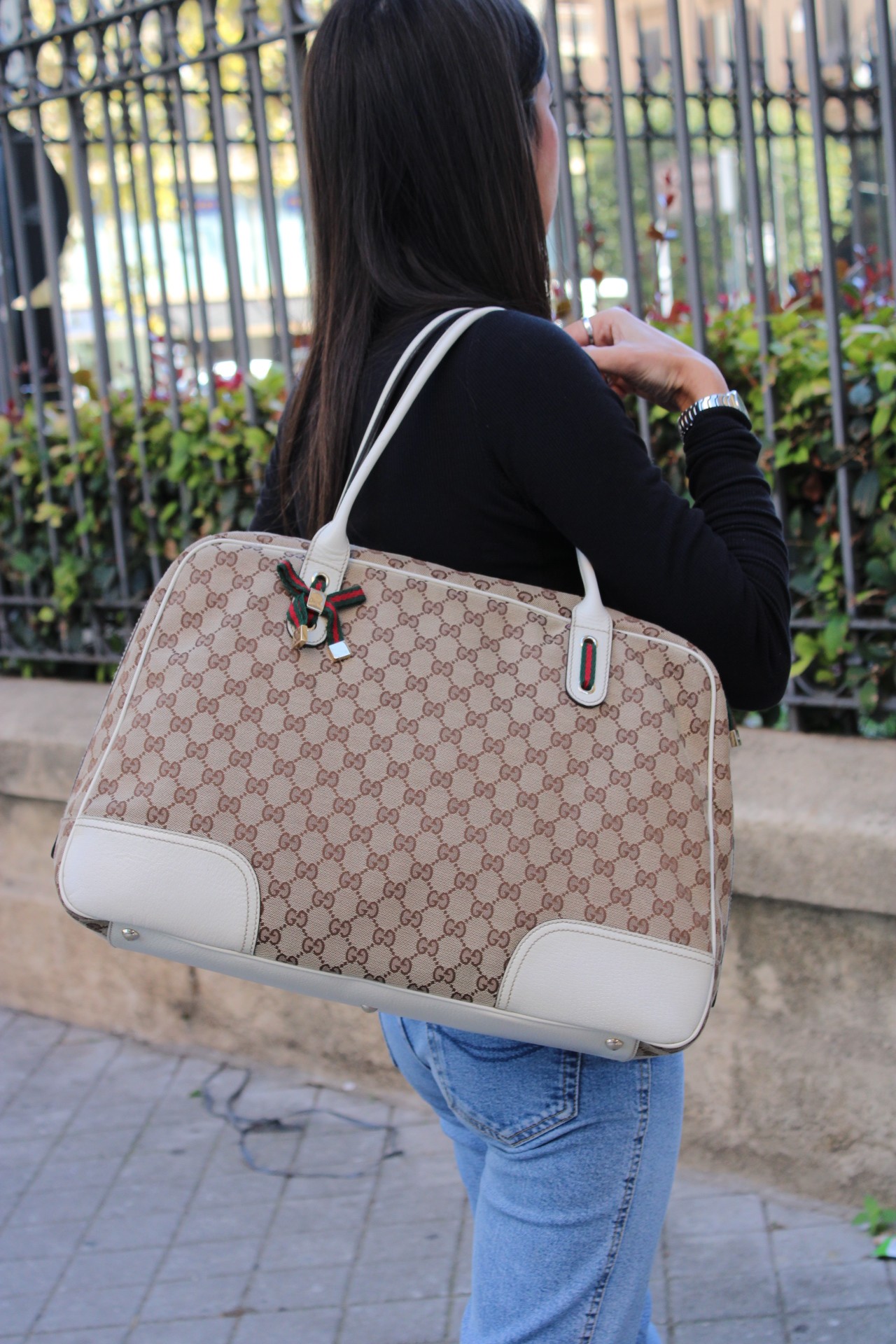 Borsa Gucci Princy  in Tela GG e finiture in Pelle misura large thumb