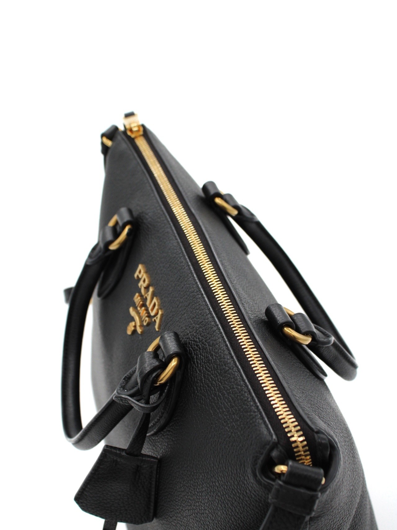 Shopper Prada nera in pelle martellata thumb