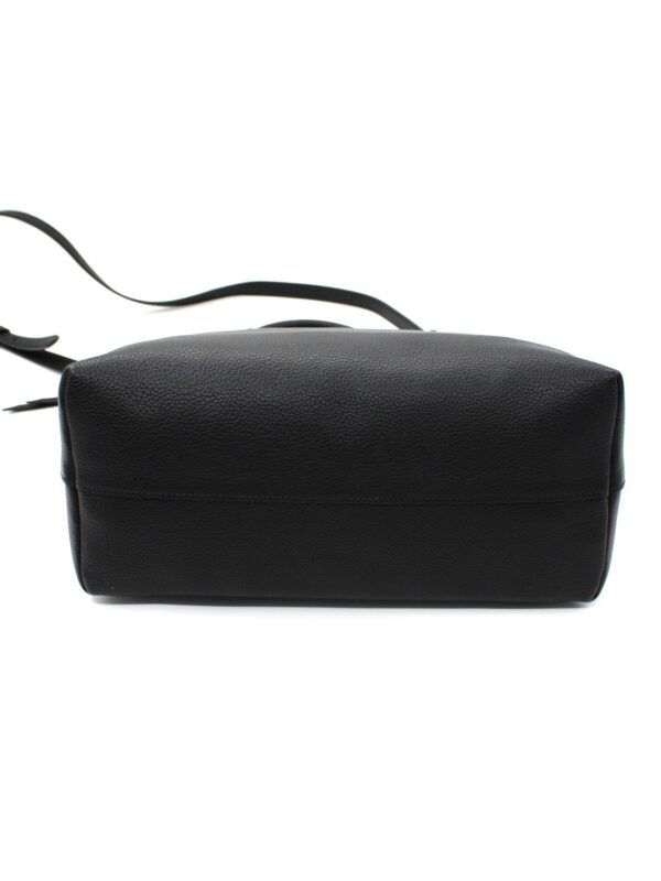 Shopper Prada nera in pelle martellata