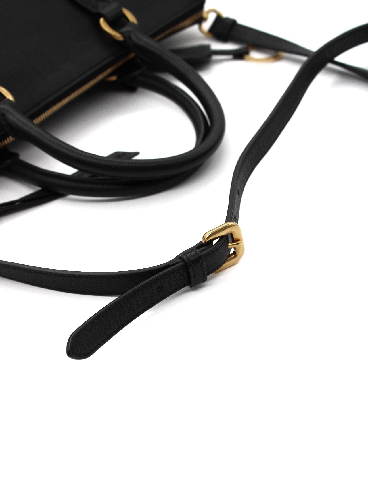 Shopper Prada nera in pelle martellata thumb