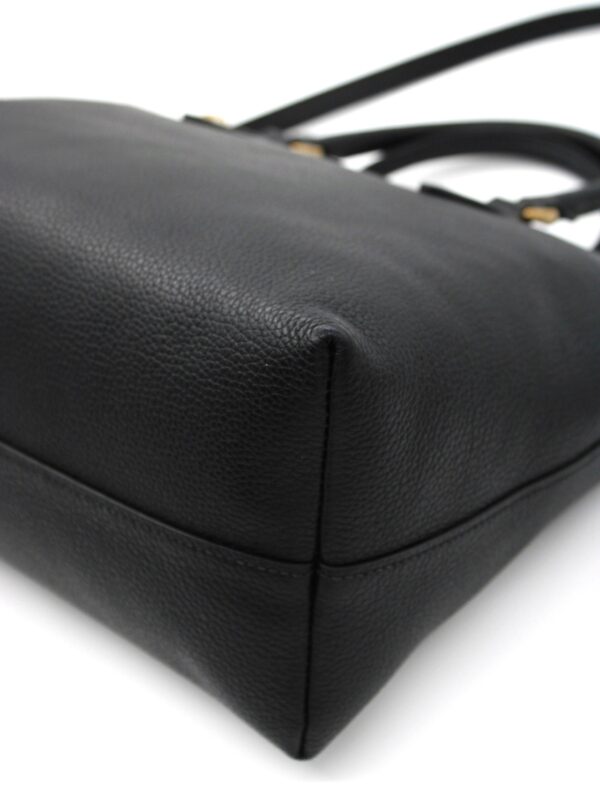 Shopper Prada nera in pelle martellata