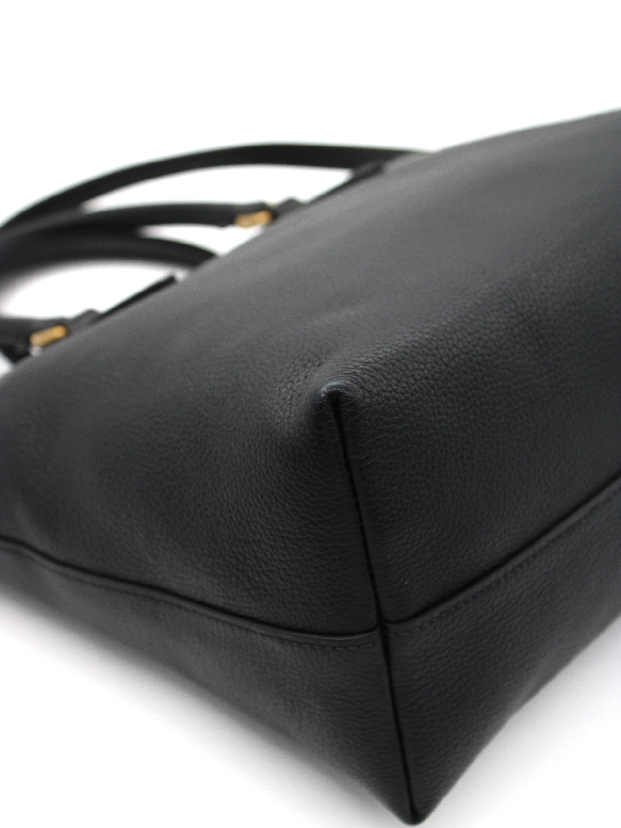 Shopper Prada nera in pelle martellata thumb