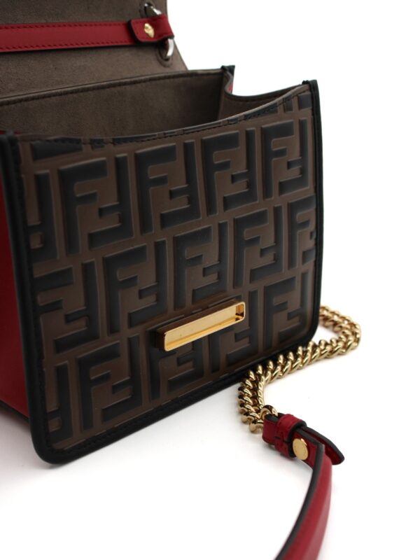 Borsa Fendi Kan I  a tracolla