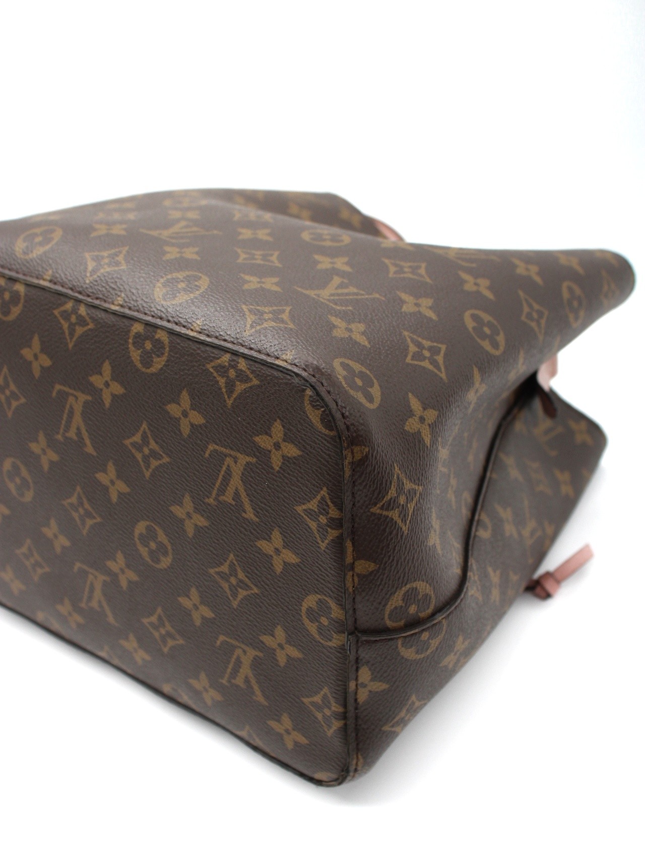 Borsa Louis Vuitton NéoNoé MM in monogram ed inserti rosa thumb
