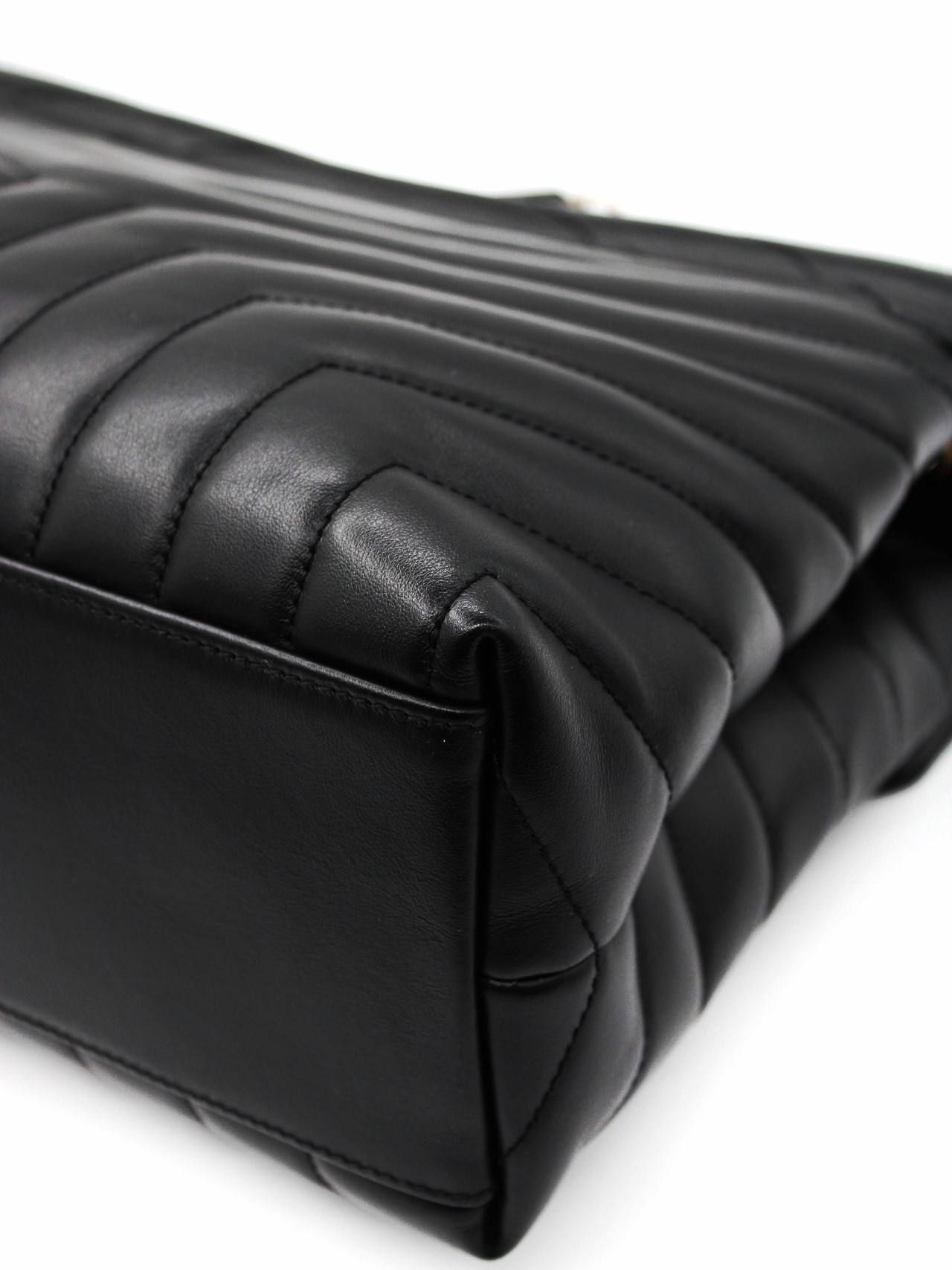 Borsa Saint Laurent LouLou media in pelle nera thumb