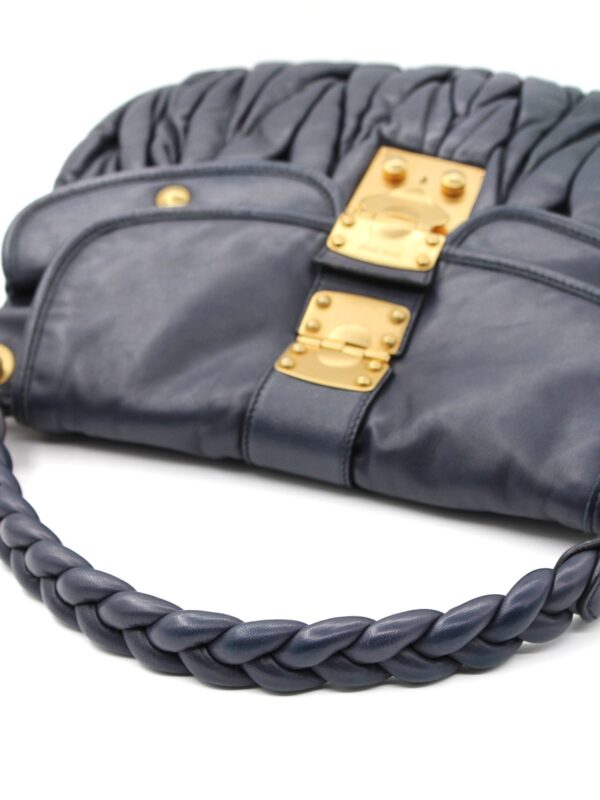 Borsa Miu Miu Coffer in pelle blu