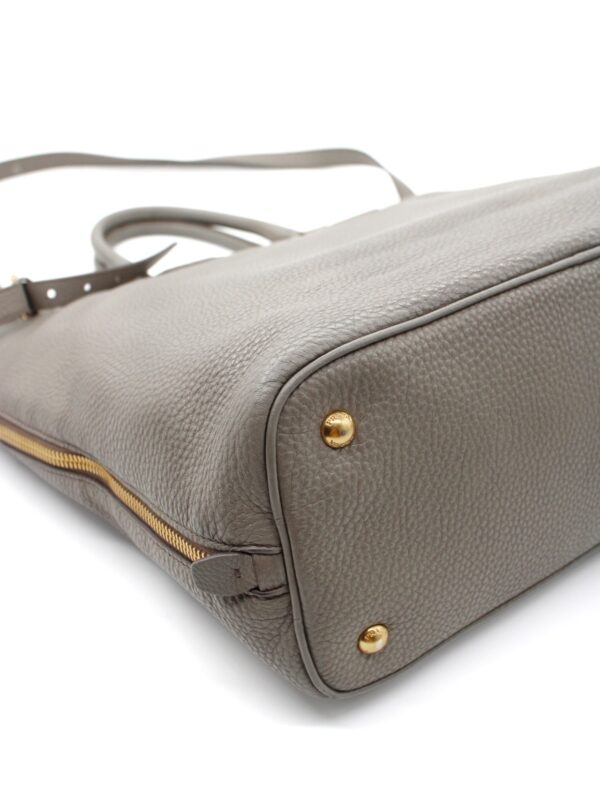 Shopper Prada in pelle martellata Grigia