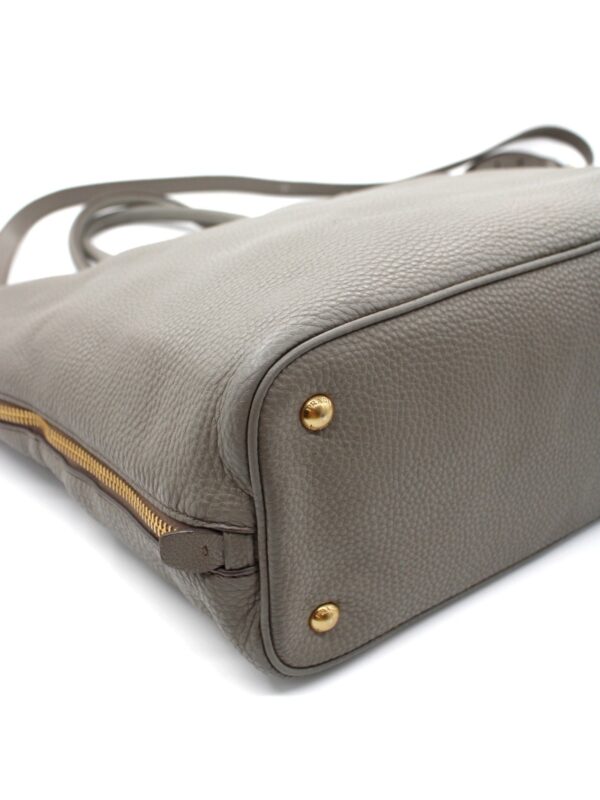 Shopper Prada in pelle martellata Grigia