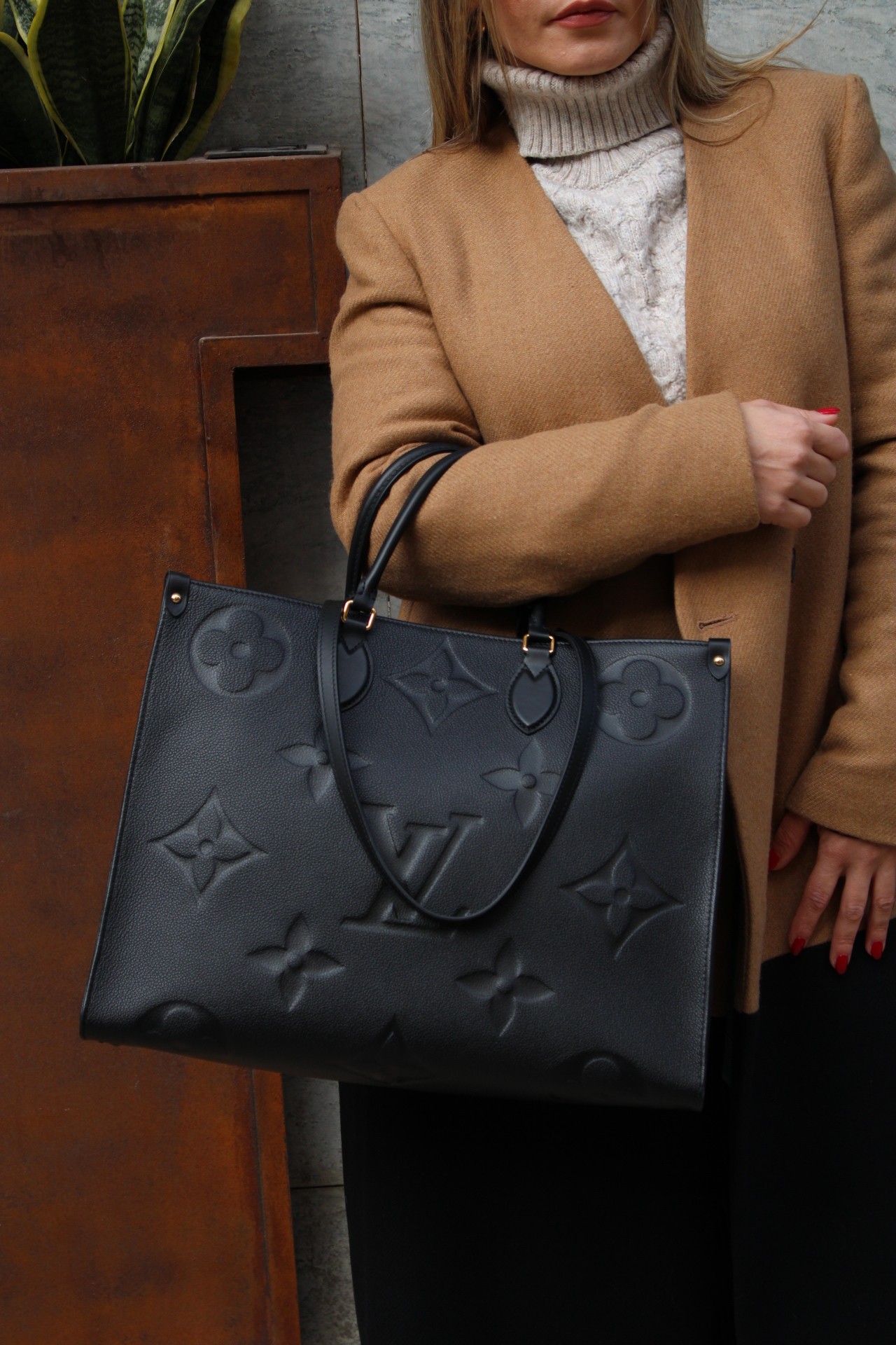 Borsa Louis Vuitton Onthego in pelle Empreinte thumb