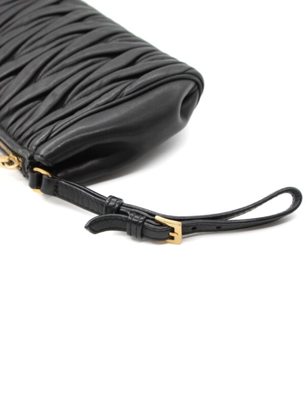 Saldo per cliente Pochette Miu Miu in pelle Matelassé