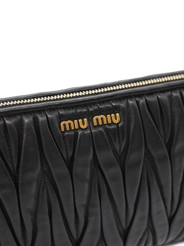 Saldo per cliente Pochette Miu Miu in pelle Matelassé