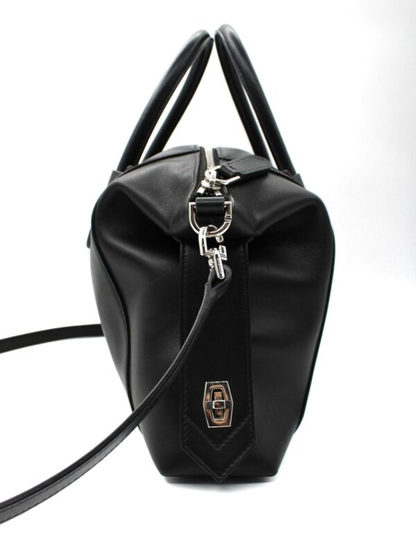 Borsa Givency Antigona in Pelle Nera