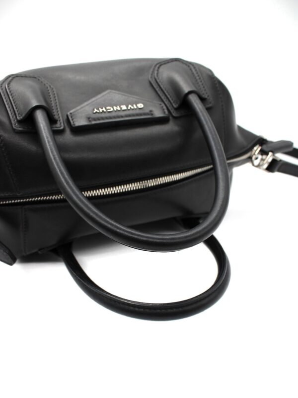 Borsa Givency Antigona in Pelle Nera