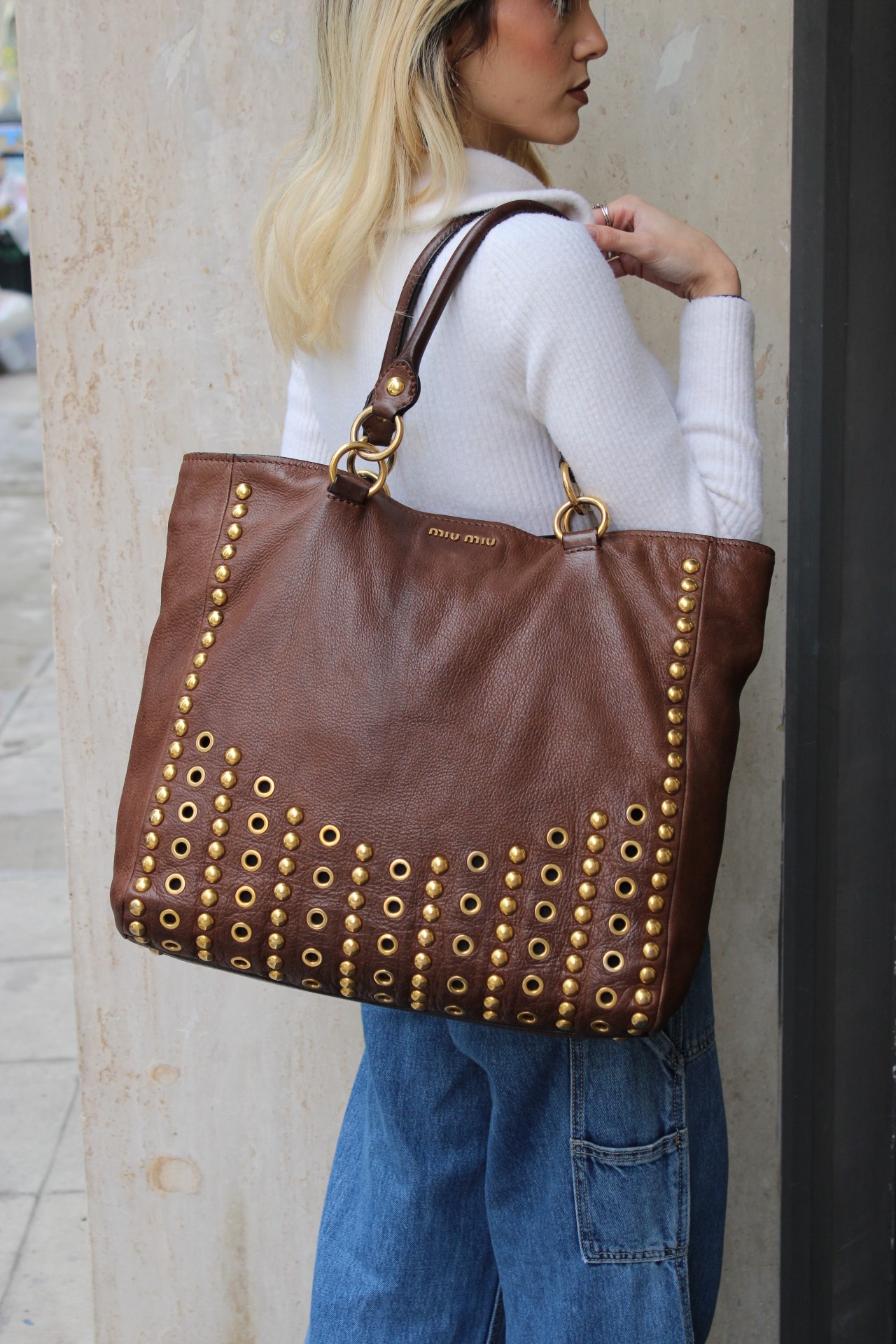 Shopper Miu Miu Borchie in Pelle Marrone thumb