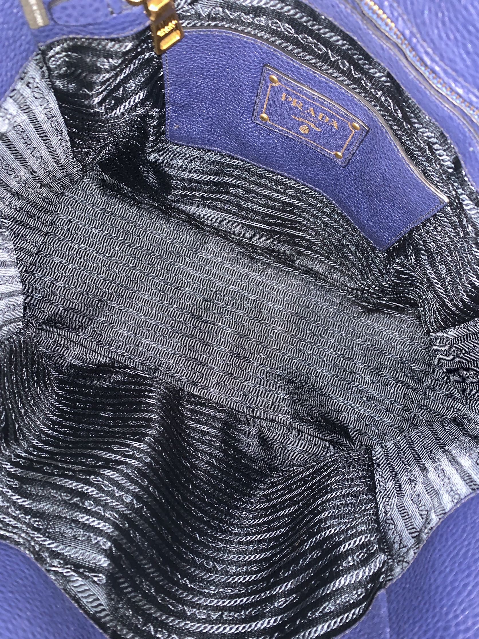 Shopper Prada in pelle martellata blu thumb