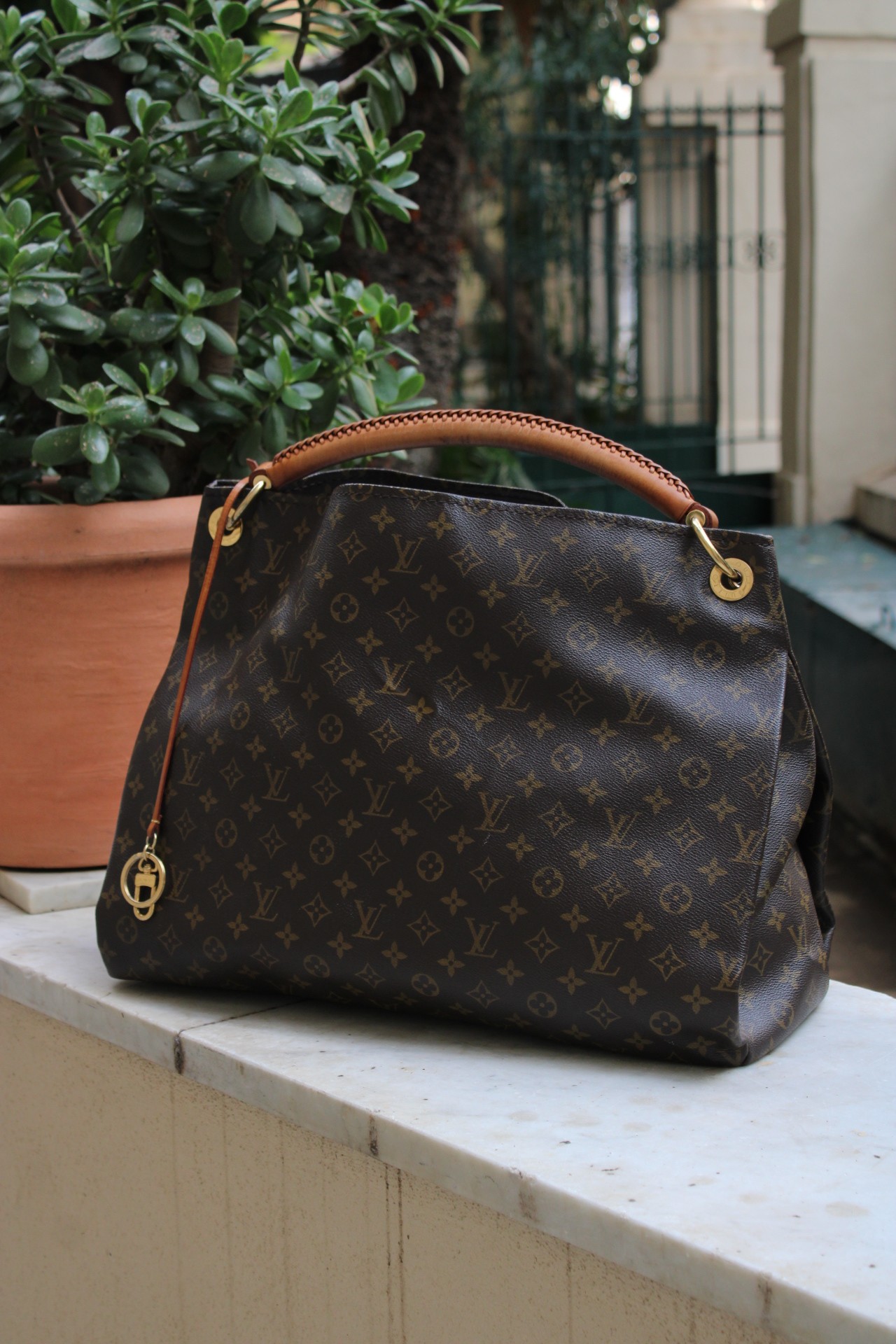 Borsa Louis Vuitton Artsy GM monogram thumb