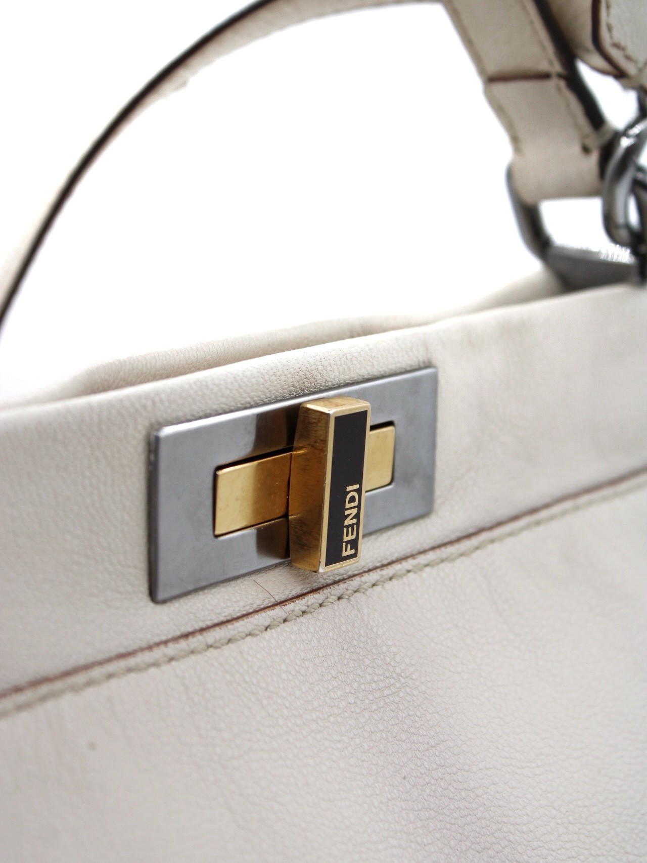 Borsa Fendi Peekaboo in Pelle thumb