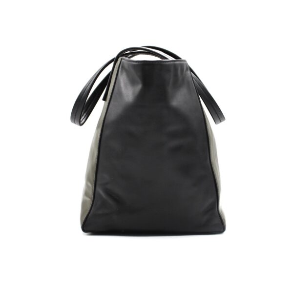 Shopping Prada in pelle liscia