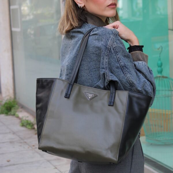 Shopping Prada in pelle liscia
