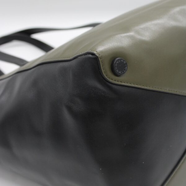 Shopping Prada in pelle liscia