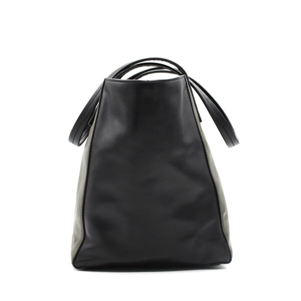 Shopping Prada in pelle liscia