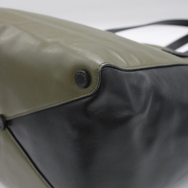 Shopping Prada in pelle liscia