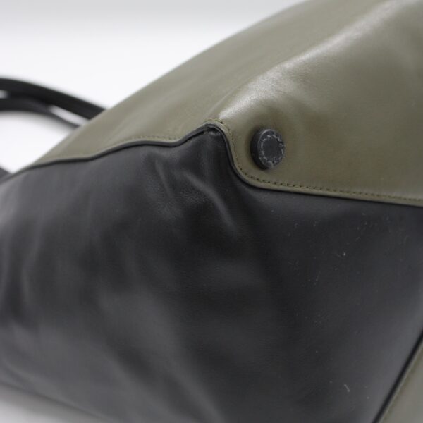 Shopping Prada in pelle liscia