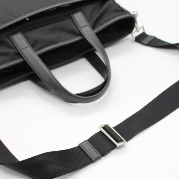 Shopper Prada in tela vela nera