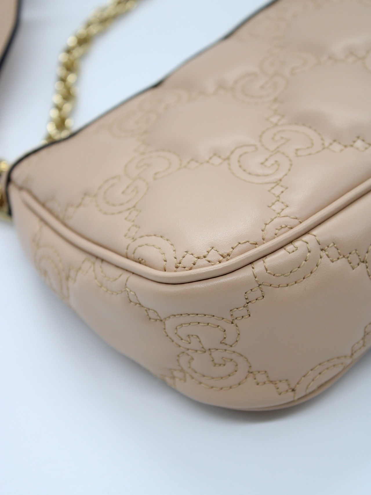 Gucci GG matelassé borsa a spalla thumb