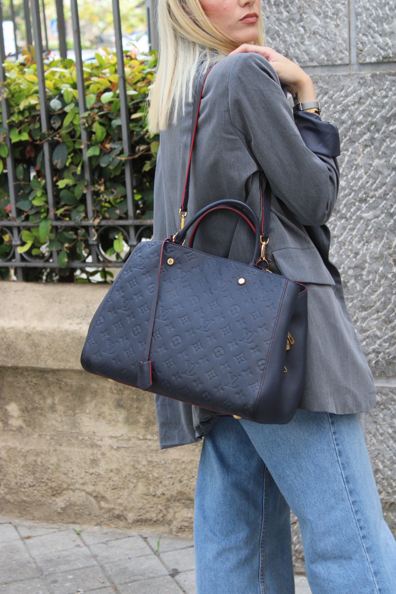 Borsa Louis Vuitton Montaigne Empreinte Blu thumb