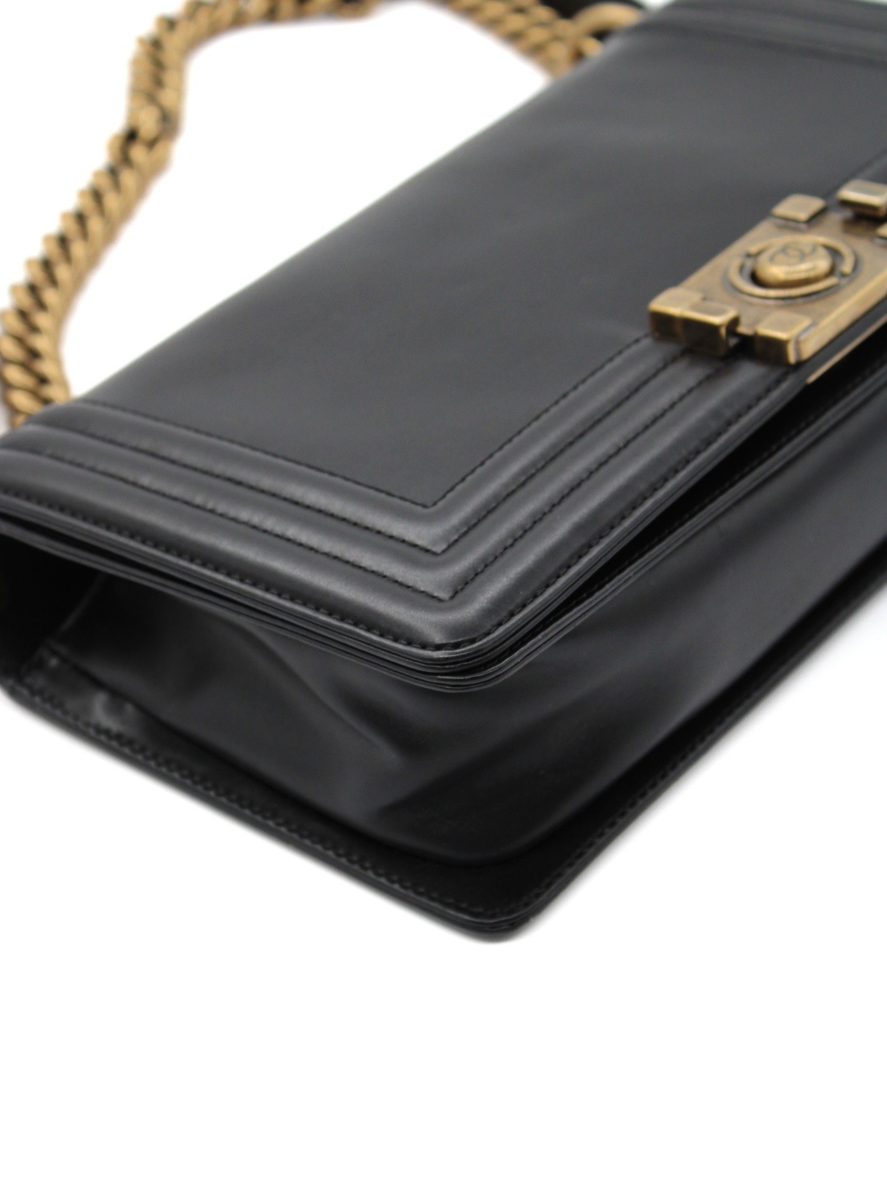 Borsa Chanel Boy in pelle nera thumb