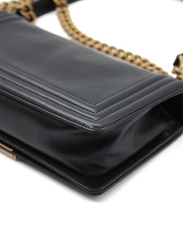 Borsa Chanel Boy in pelle nera