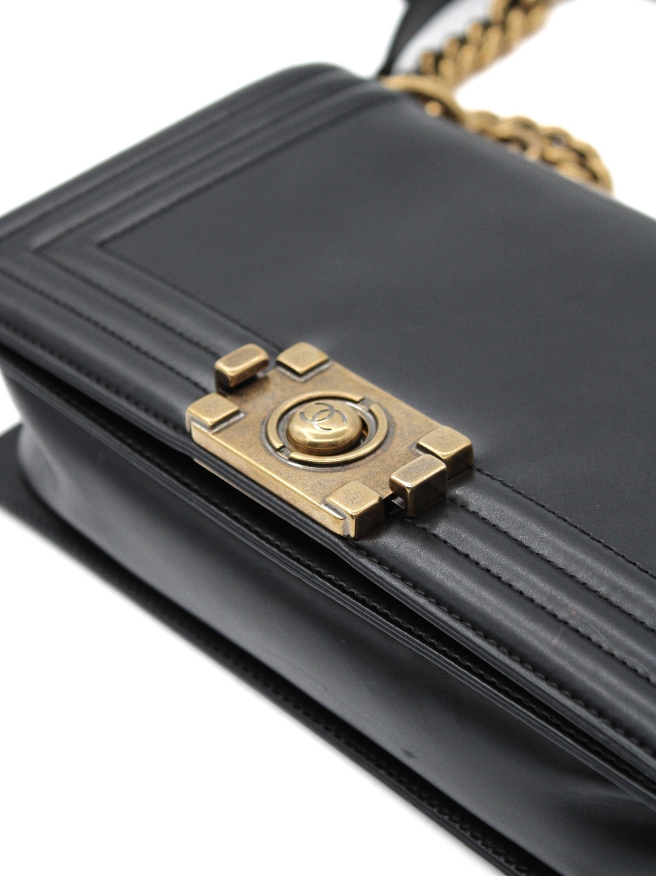 Borsa Chanel Boy in pelle nera thumb