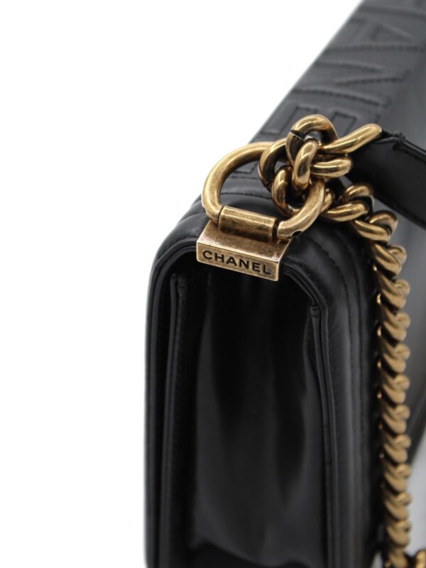 Borsa Chanel Boy in pelle nera