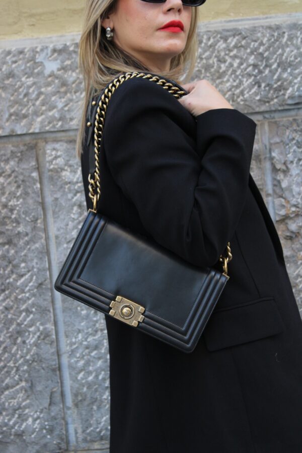 Borsa Chanel Boy in pelle nera
